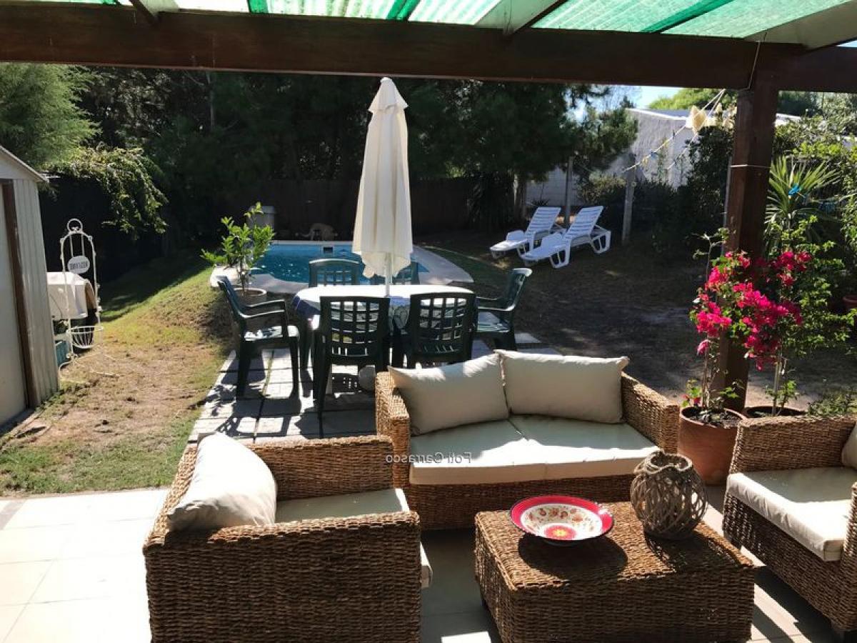 3 bedrooms House in Canelones, Uruguay No. 8685