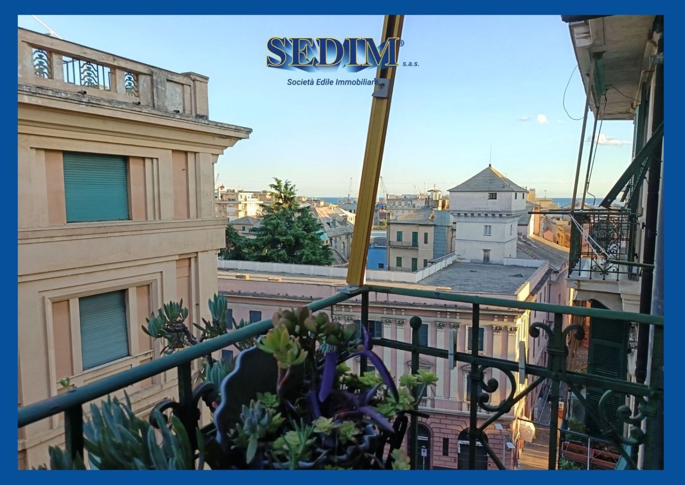 Apartamento de 5 dormitorios en Genoa, Italy No. 392356