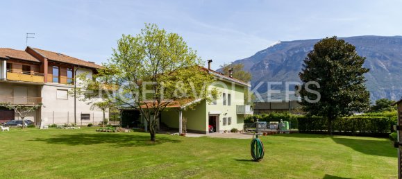 4 bedrooms House in Aldeno, Italy No. 107493 2