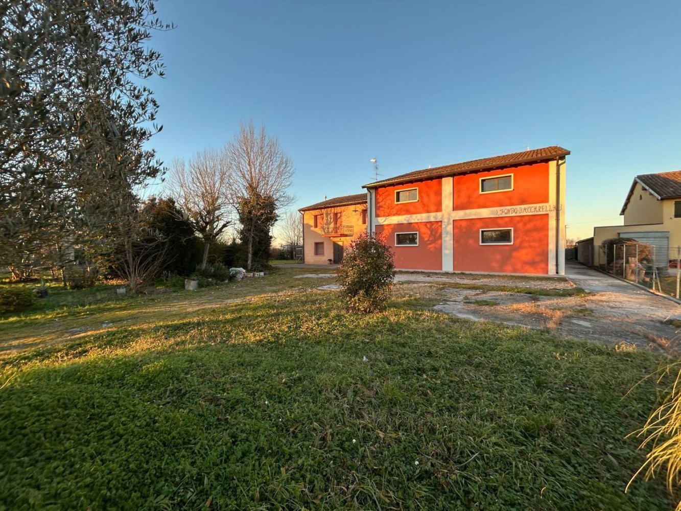 5-Zimmer Villa in Mirandola, Italy, Nr. 112661