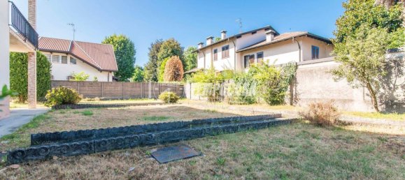 2 bedrooms Villa in Gorla Minore, Italy No. 275275 7