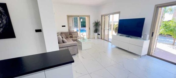 Вилла с 3 спальнями в Пейя, Кипр № 20460 2