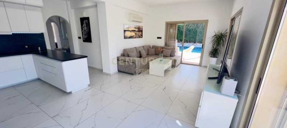 Вилла с 3 спальнями в Пейя, Кипр № 20460 3