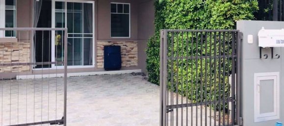 Casa T3 em Bang Kaeo, Thailand N.º 9886 4