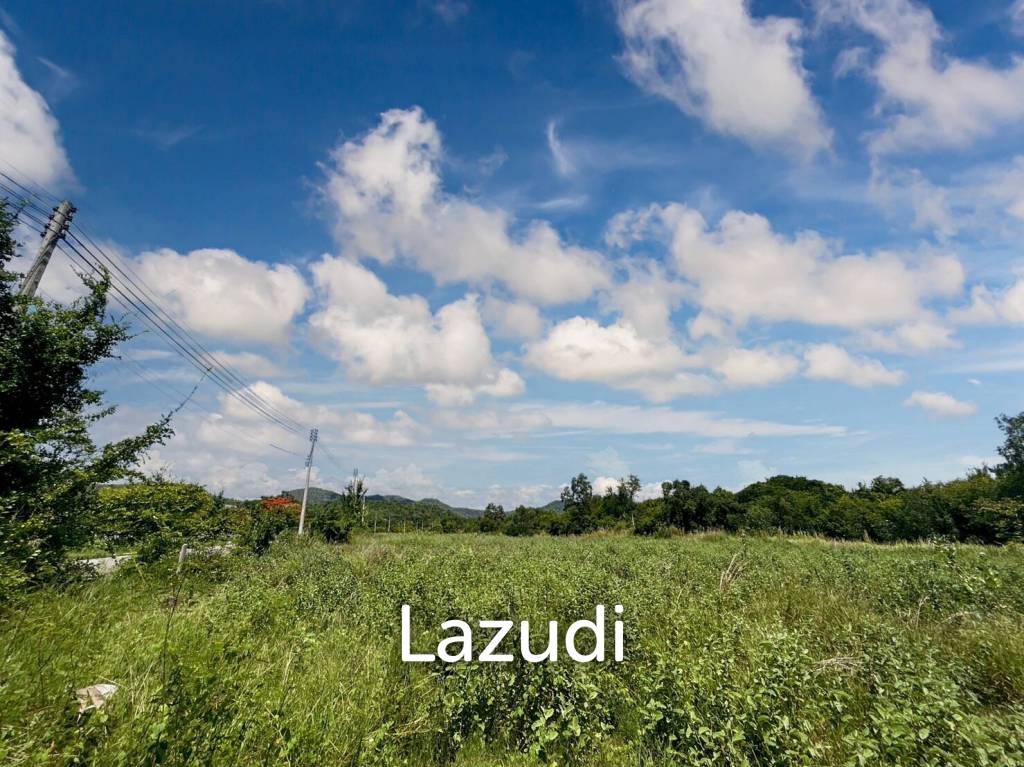  Commercial property in Cha-am, Thailand No. 16780