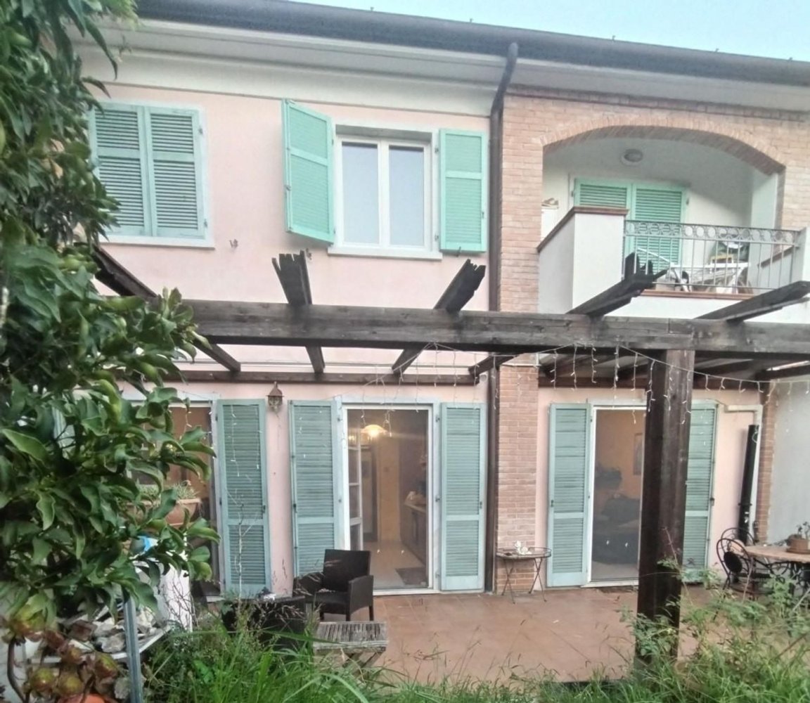 6 bedrooms Apartment in Carrara, Italy No. 347885