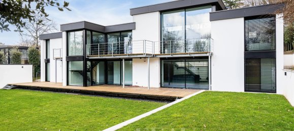 5 bedrooms House in Ville-d'Avray, France No. 181614 2