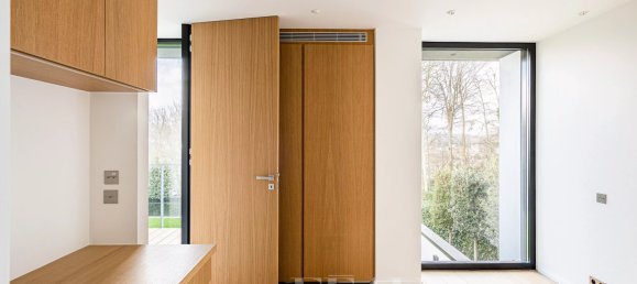 5 bedrooms House in Ville-d'Avray, France No. 181614 26