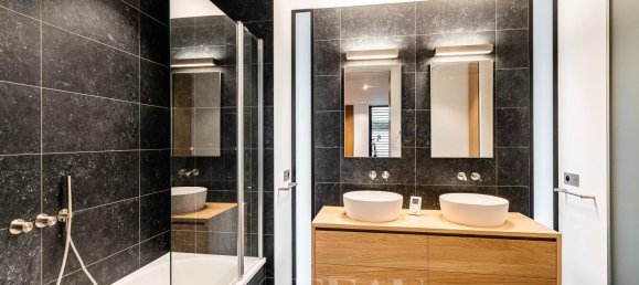 5 bedrooms House in Ville-d'Avray, France No. 181614 24