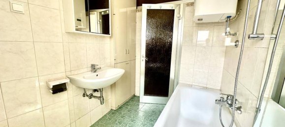 2-salle Appartement à Eggenberg, Austria No. 127084 8