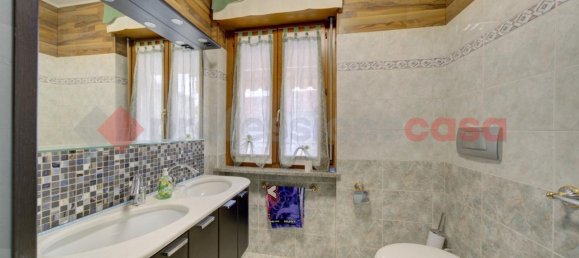 7 rooms Apartment in Borgaro Torinese, Italy No. 14691 3