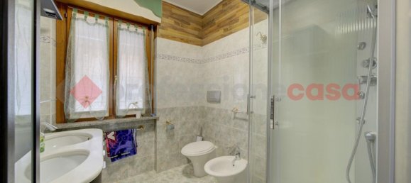 7 rooms Apartment in Borgaro Torinese, Italy No. 14691 2