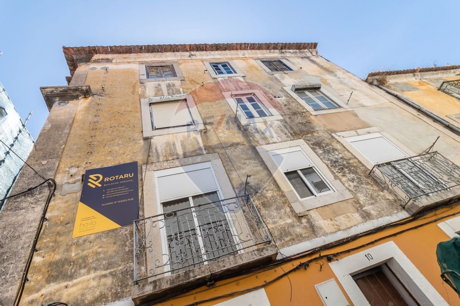 272m² Building in Setubal, Portugal No. 54460