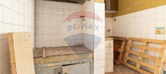 272m² Building in Setubal, Portugal No. 54460 16