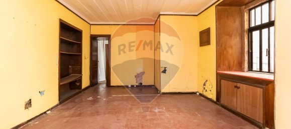 272m² Building in Setubal, Portugal No. 54460 8