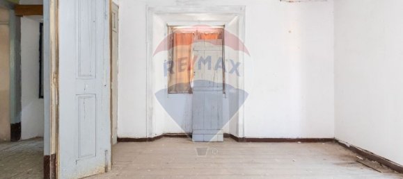 272m² Building in Setubal, Portugal No. 54460 18