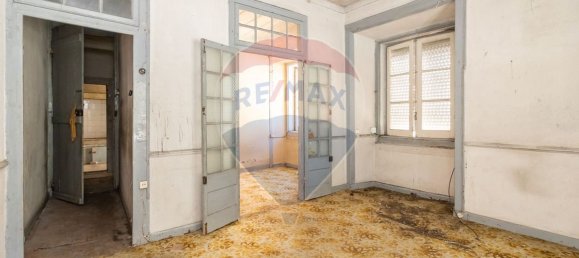 272m² Building in Setubal, Portugal No. 54460 15