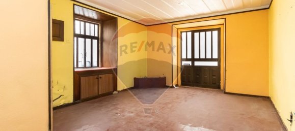 272m² Building in Setubal, Portugal No. 54460 7