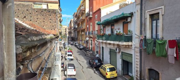 2 Schlafzimmer Wohnung in Catania, Italy, Nr. 220739 5
