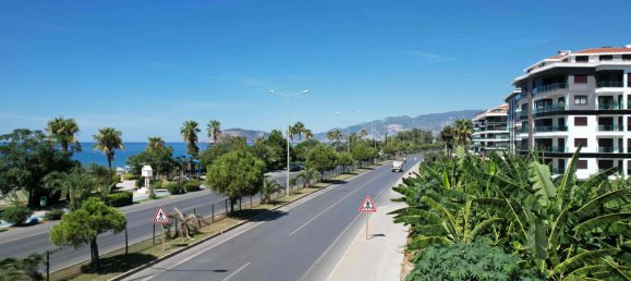 303m² Commercial property in Alanya, Turkey No. 22522 4