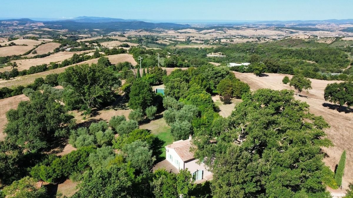 5 bedrooms House in Manciano, Italy No. 291157