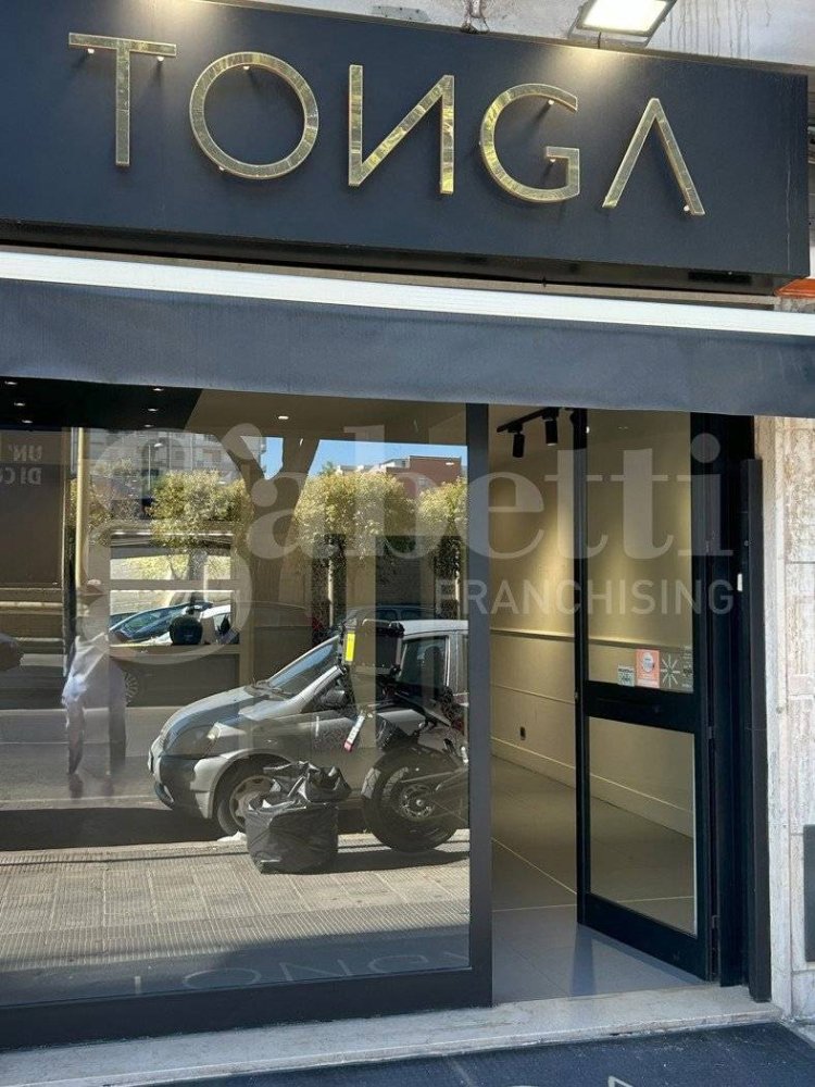 1-salle Propriété commerciale à Bari, Italy No. 329991
