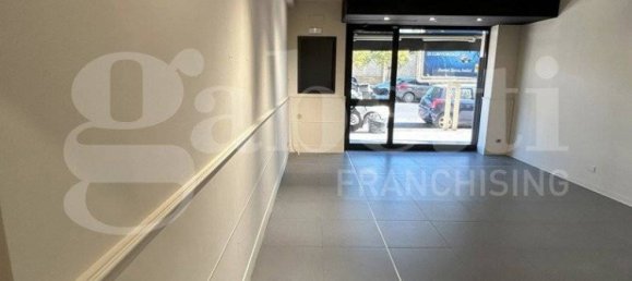 1-salle Propriété commerciale à Bari, Italy No. 329991 9