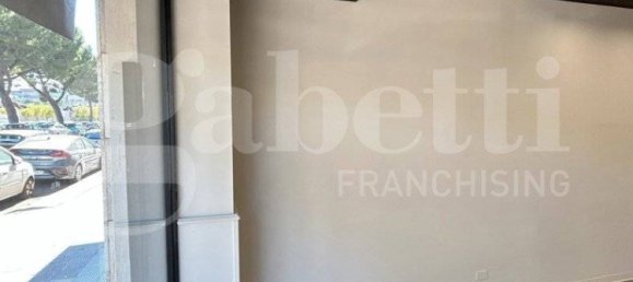 1-salle Propriété commerciale à Bari, Italy No. 329991 3