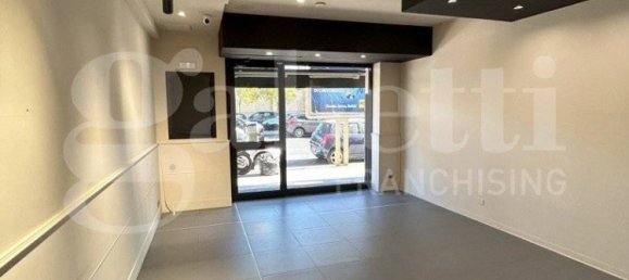 1-Zimmer Gewerbliche Immobilie in Bari, Italy, Nr. 329991 14