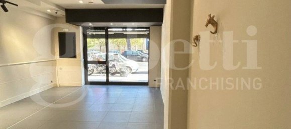 1-salle Propriété commerciale à Bari, Italy No. 329991 11