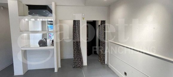 1-salle Propriété commerciale à Bari, Italy No. 329991 6