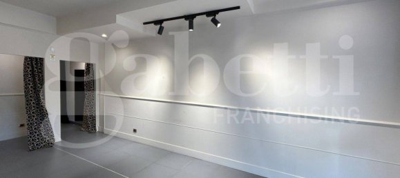 1-salle Propriété commerciale à Bari, Italy No. 329991 5