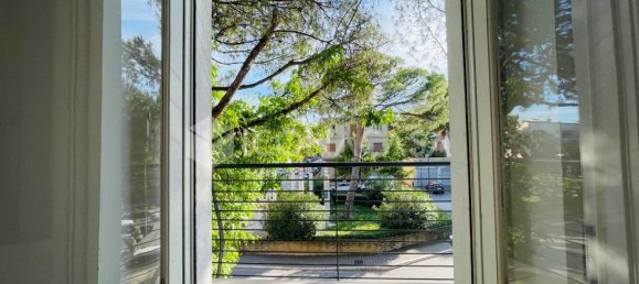 5 rooms Apartment in Pescara, Italy No. 28342 8