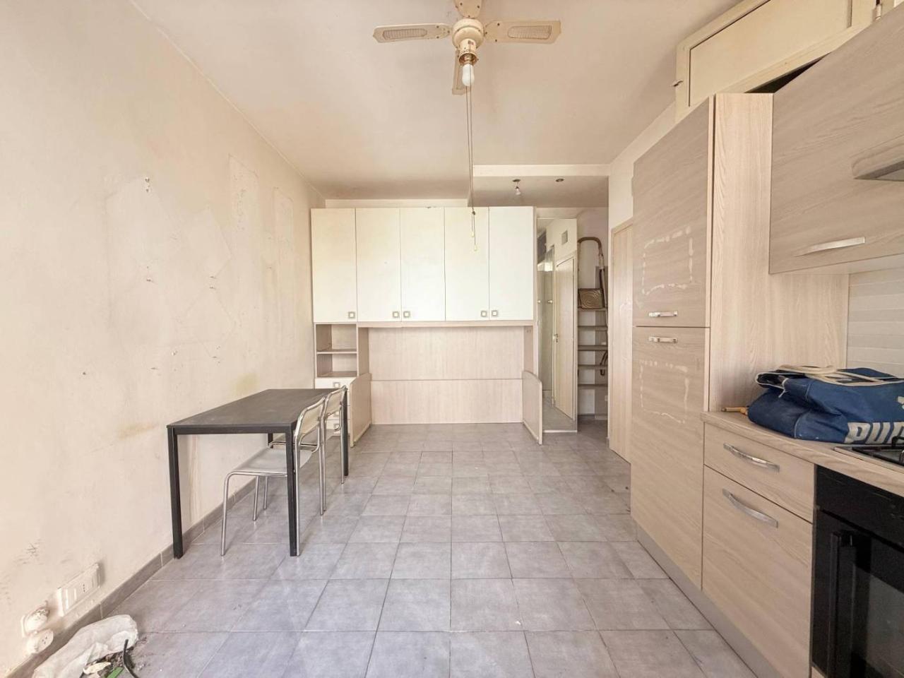 2-salle Appartement à Milan, Italy No. 242536