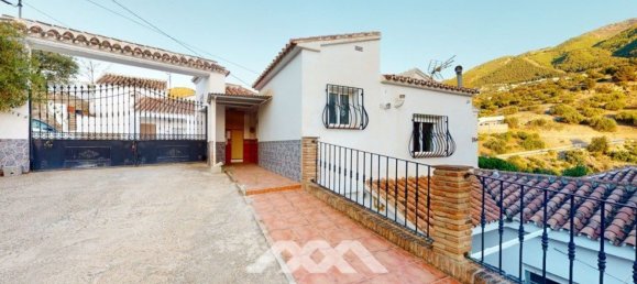 274m² Commercial property in Alcaucin, Spain No. 172173 24