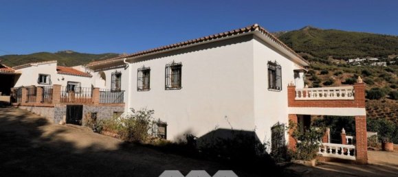 274m² Commercial property in Alcaucin, Spain No. 172173 3
