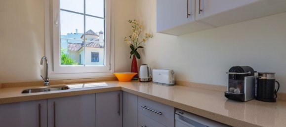 7 bedrooms Villa in Marbella Golden Mile, Spain No. 2973 9