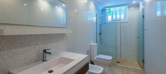 7 bedrooms Villa in Marbella Golden Mile, Spain No. 2973 26