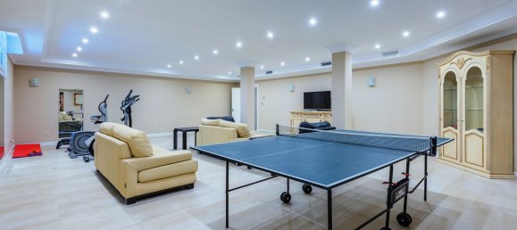 7 bedrooms Villa in Marbella Golden Mile, Spain No. 2973 25