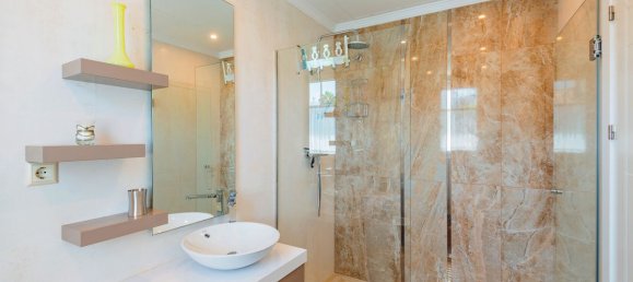 7 bedrooms Villa in Marbella Golden Mile, Spain No. 2973 11