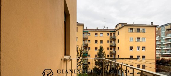 3 bedrooms Apartment in Bologna, Italy No. 349720 6