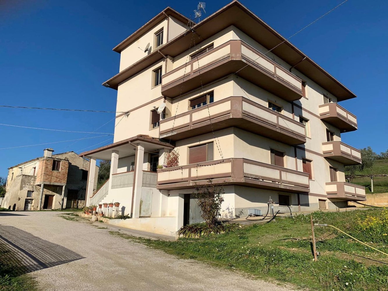 4-salle Maison à Castellalto, Italy No. 255307