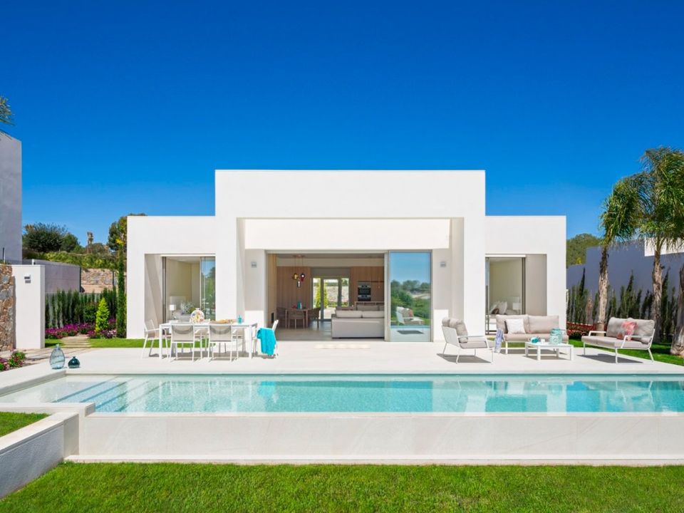 4 bedrooms Villa in Alicante, Spain No. 189255