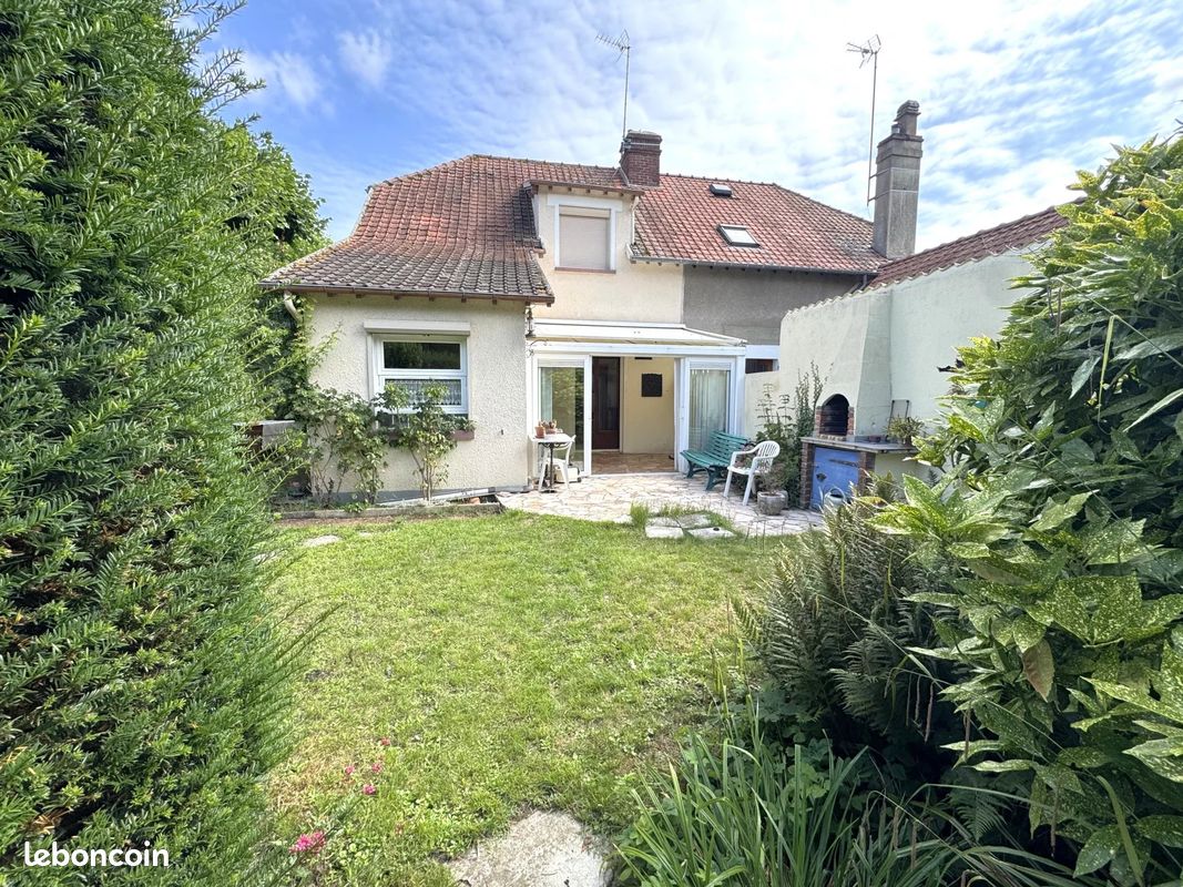 3 bedrooms House in Compiegne, France No. 281345