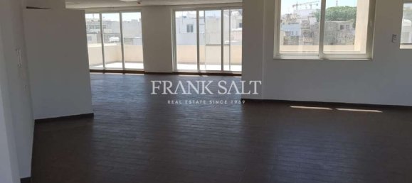 150m² Office in Birkirkara, Malta No. 12992 4