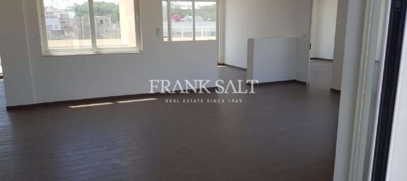 150m² Office in Birkirkara, Malta No. 12992 7