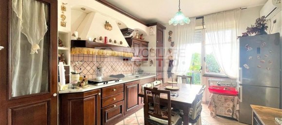 4-salle Appartement à Santo Stefano di Magra, Italy No. 265180 5