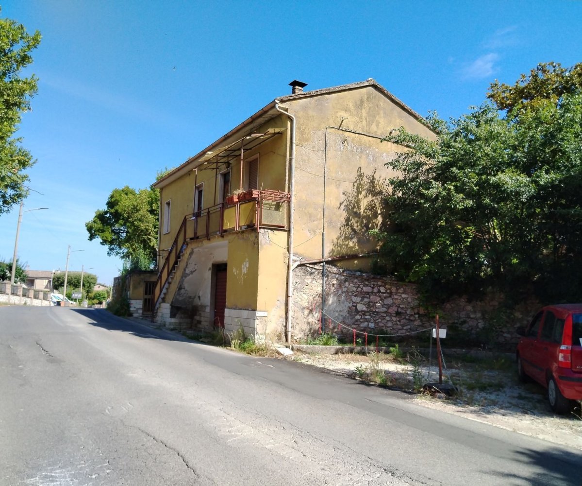 6-salle Maison à Stroncone, Italy No. 222345