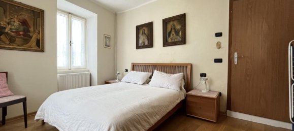 3-salle Appartement à Novella, Italy No. 284438 8