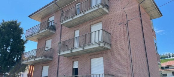 3 rooms Apartment in Neive, Italy No. 308072 4